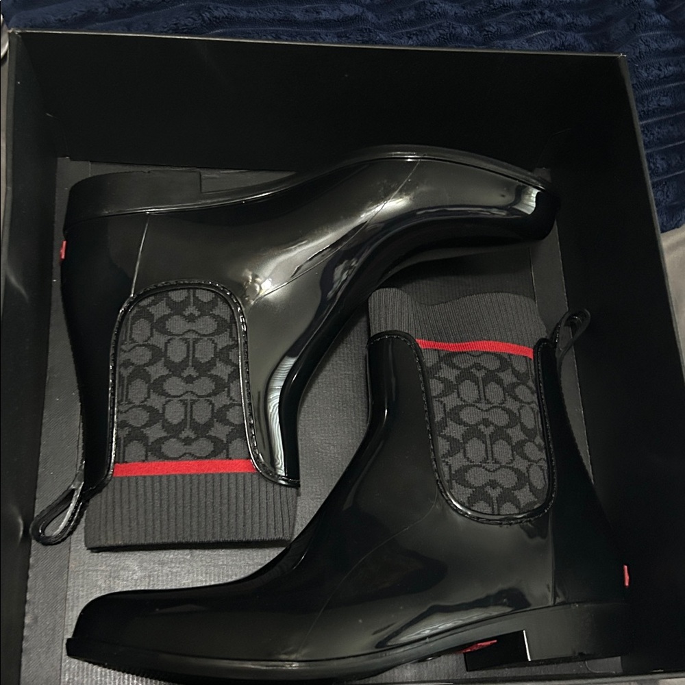 Coach Black and Red Sole Detail - Picture 7 of 8